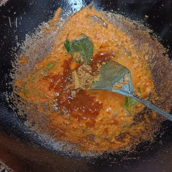 Masukkan gula merah dan seasoning.