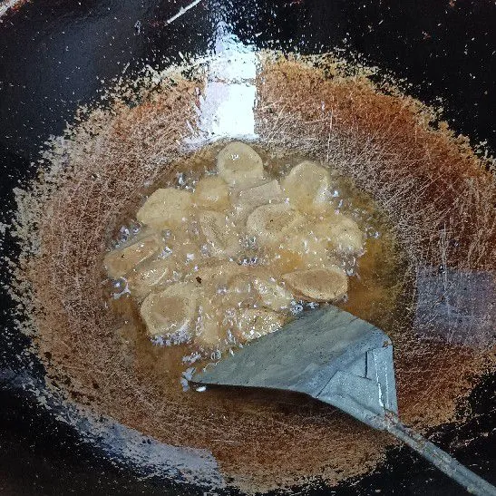 Goreng bakso.
