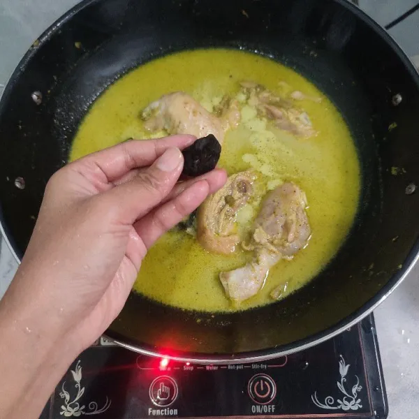 Setelah itu tambahkan asam kandis.
