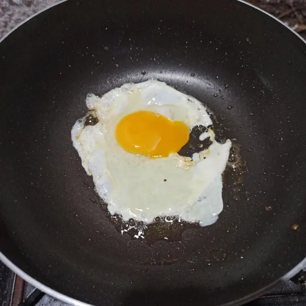 Goreng telur, orak arik telur.