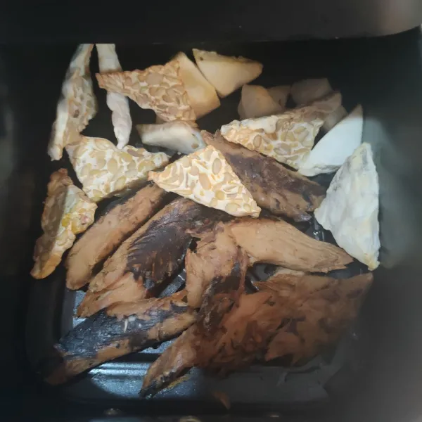 Goreng atau airfyer pindang, tahu dan tempe.