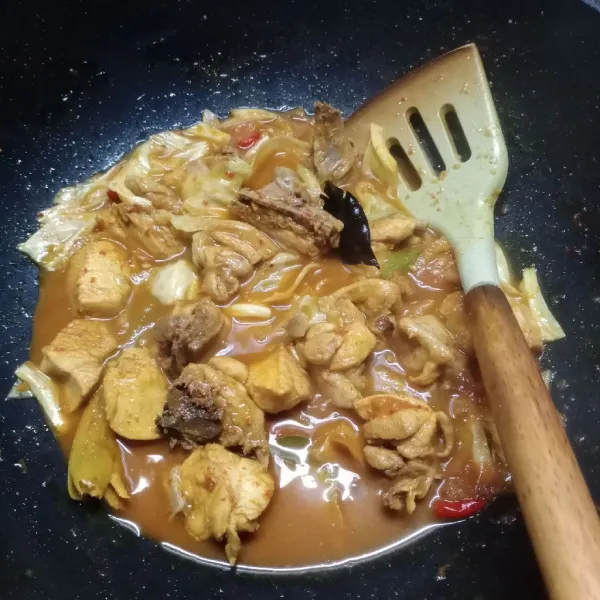 Masak sebentar saja. Cek rasa. Angkat dan sajikan.