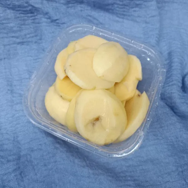 Iris menjadi beberapa bagian. Jangan terlalu tebal dan tipis.