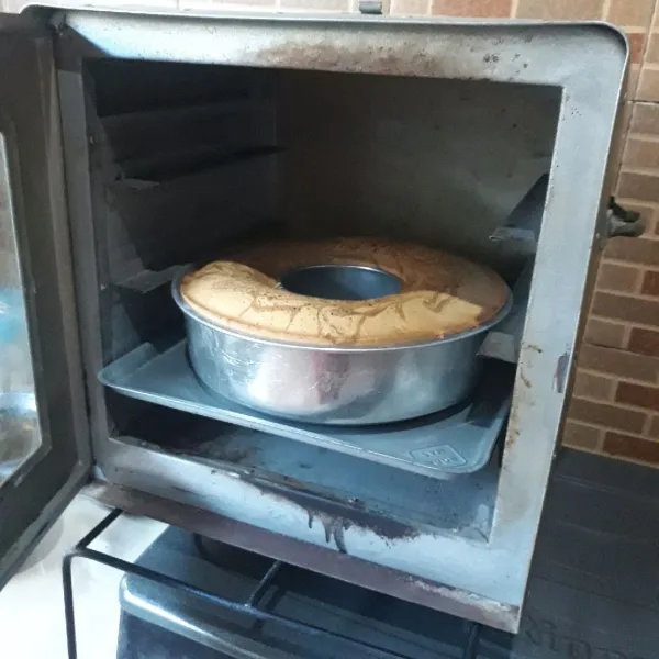 Panggang dalan oven yabg sudah dipanaskan, gunakan api sedang hingga matang. 30 menit rak bawah dan 20 menit rak atas, sesuaikan dengan oven masing - masing.