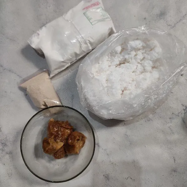 Siapkan semua bahan.