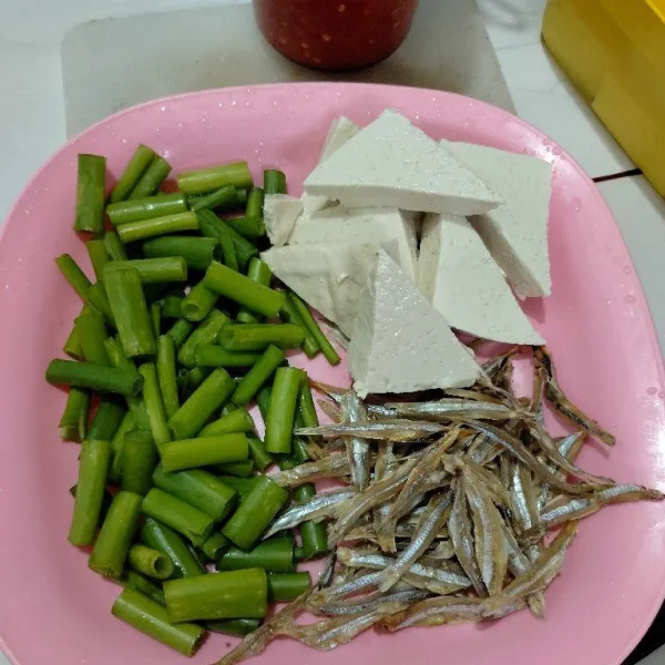 Siapkan bahan.