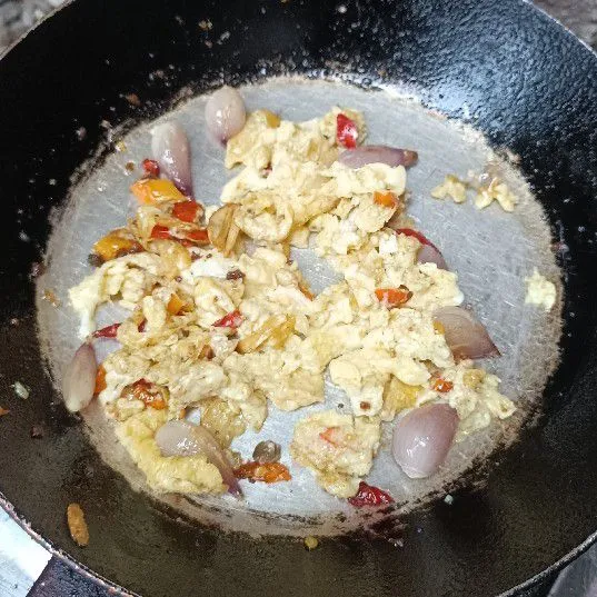 Aduk rata. Cicipi.