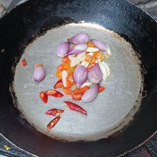 Goreng ke dalam teflon.