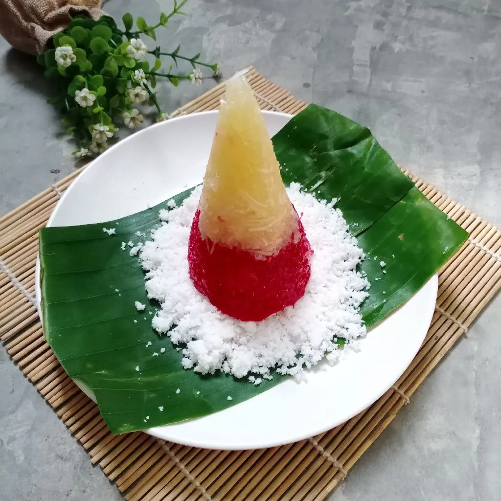 Tumpeng Sawut Singkong Merah Putih #KURCEPPEJUANGRESEPNUSANTARA