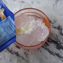 Tambahkan susu kental manis.