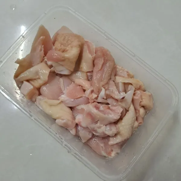 Siapkan ayam fillet.