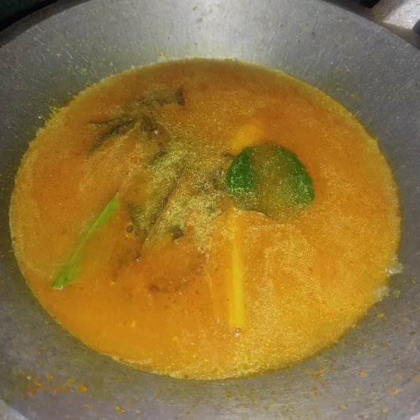 Tambahkan air.