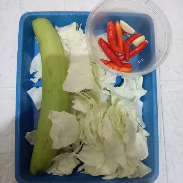 Siapkan bahannya.