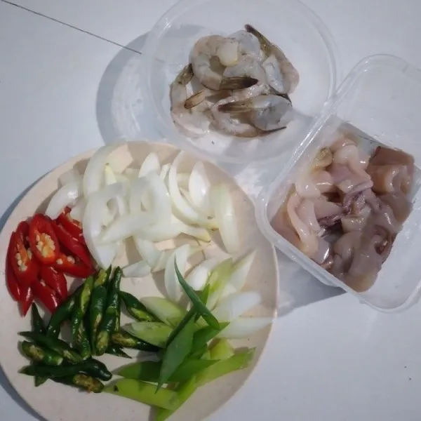 Siapkan semua bahan.