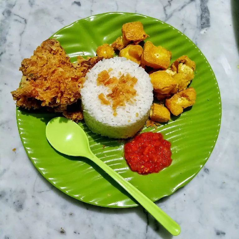 Nasi Rames Ayam Geprek dan Tahu #KURCEPPEJUANGRESEPNUSANTARA