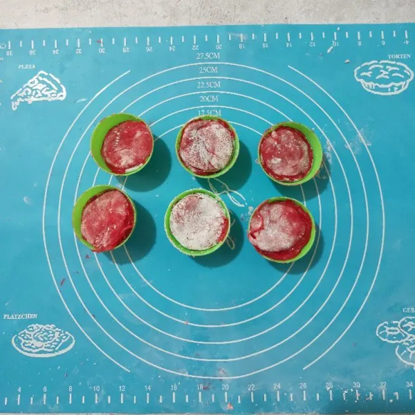 Mochi es krim siap dimasukkan ke dalam kulkas, biarkan selama 2-3 jam