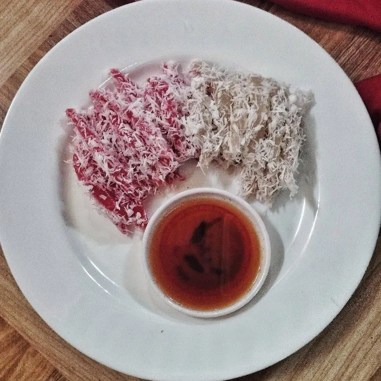 Cenil Tepung Merah Putih #KURCEPPEJUANGRESEPNUSANTARA