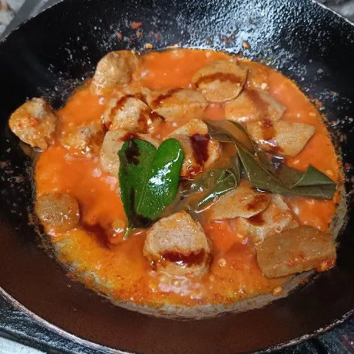 Tambahkan sedikit kecap.