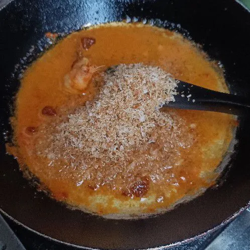 Masukkan kelapa sangrai.