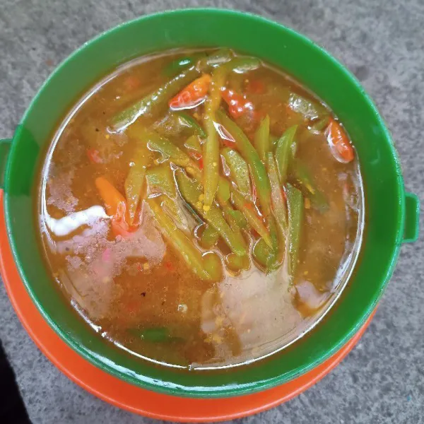 Kemudian angkat dan sajikan selagi hangat.
