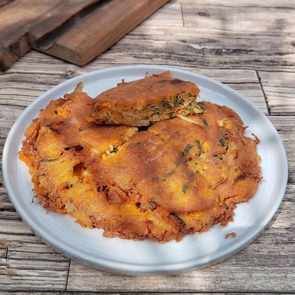 Telur Dadar Kentang Daun Kunyit