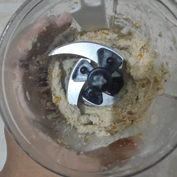 Blender atau saring, sesuaikan tekstur dengan kebutuhan anak masing-masing.