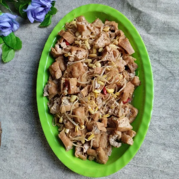 Pindahkan ke piring saji dan hidangkan.