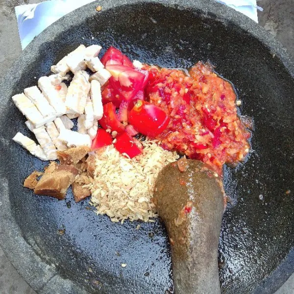 Satukan semua bumbu.