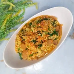Mie Nyemek Seblak
