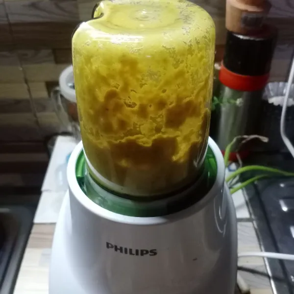 Siapkan bahan bumbu halus.