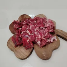 Iris tipis dan kecil daging sapi.