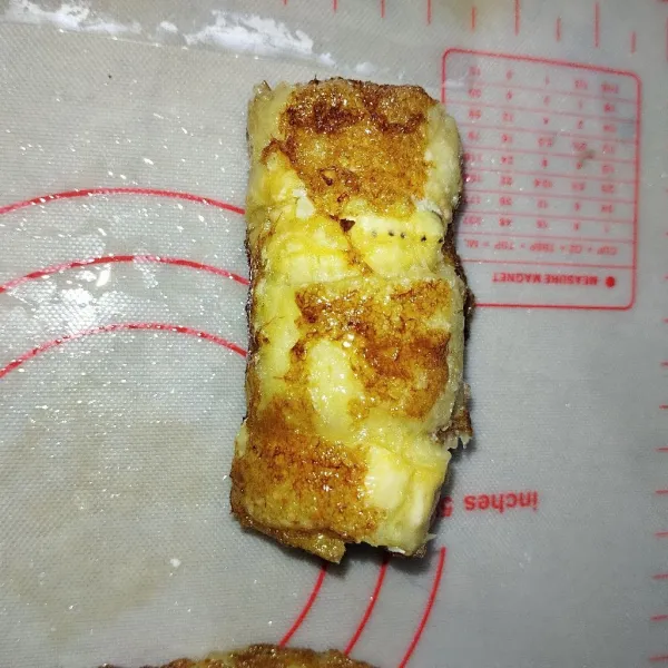 Kemudian gulung pisang.