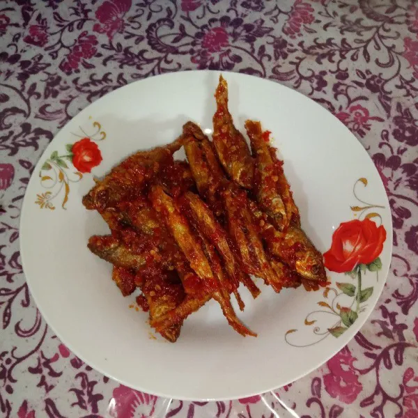 Balado ikan lambak siap disajikan.