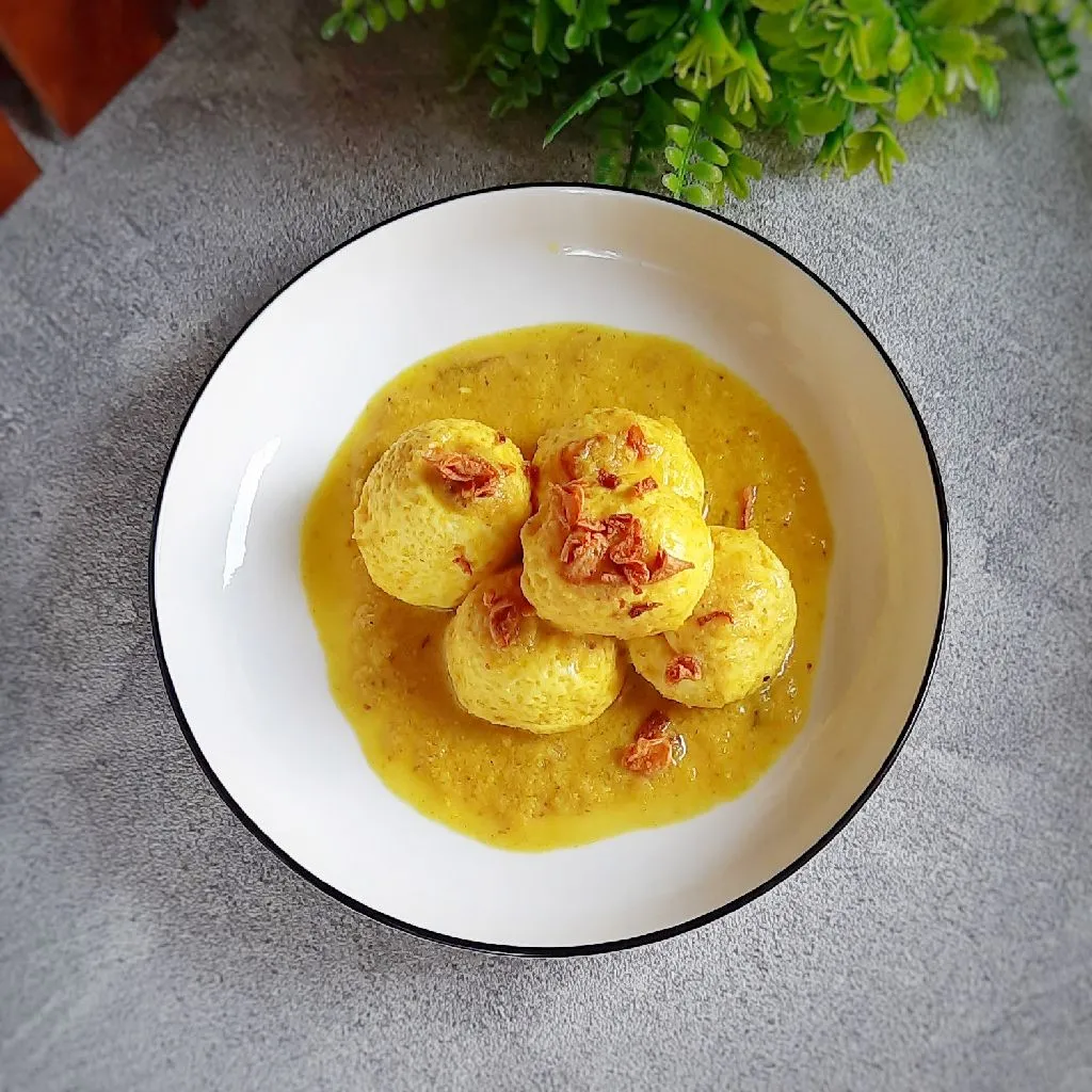 Opor Putih Telur