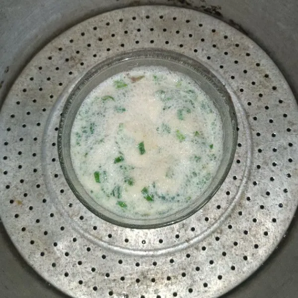 Kukus hingga matang.
