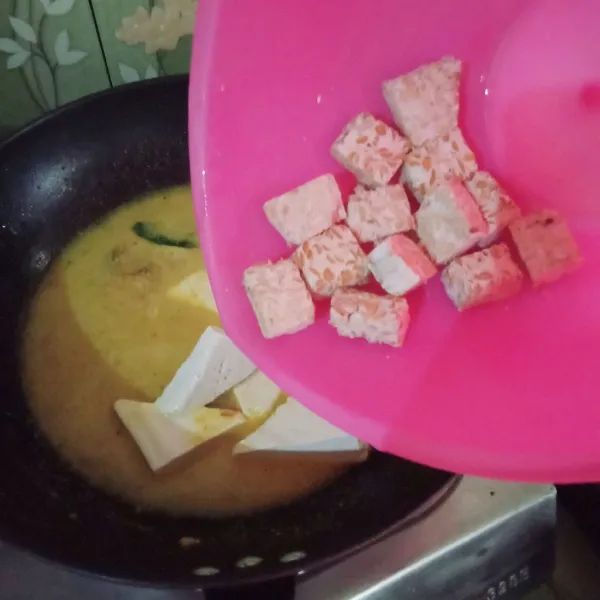 Masuk kan tahu, tempe.