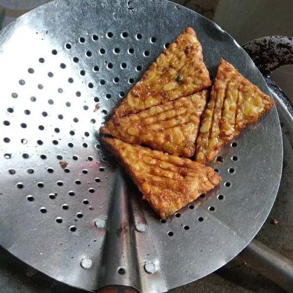 Angkat dan tiriskan. Siap disajikan.