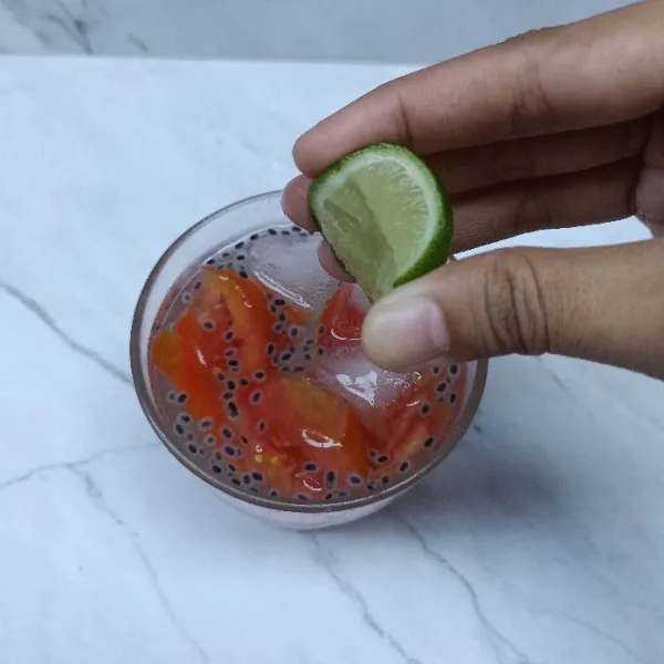 Tambahkan perasan jeruk nipis.