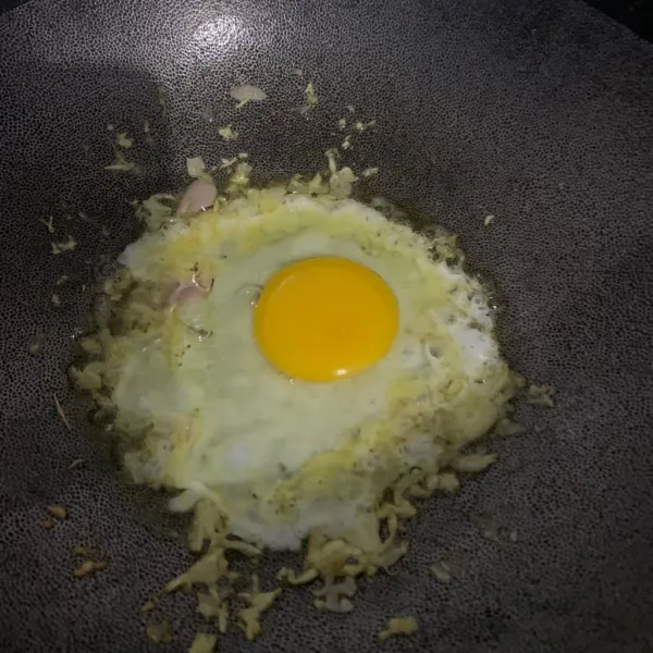 Masukkan telur