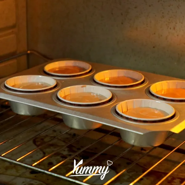 Panggang dalam oven suhu 180°C selama 12 menit. Setelah matang, dinginkan terlebih dahulu.