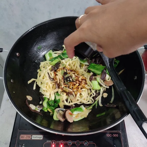 Bumbui dengan semua bahan seasoning.