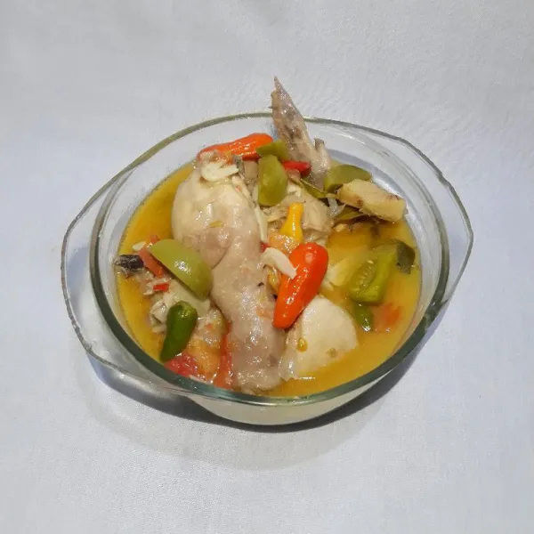 Garang asem ayam siap disajikan.
