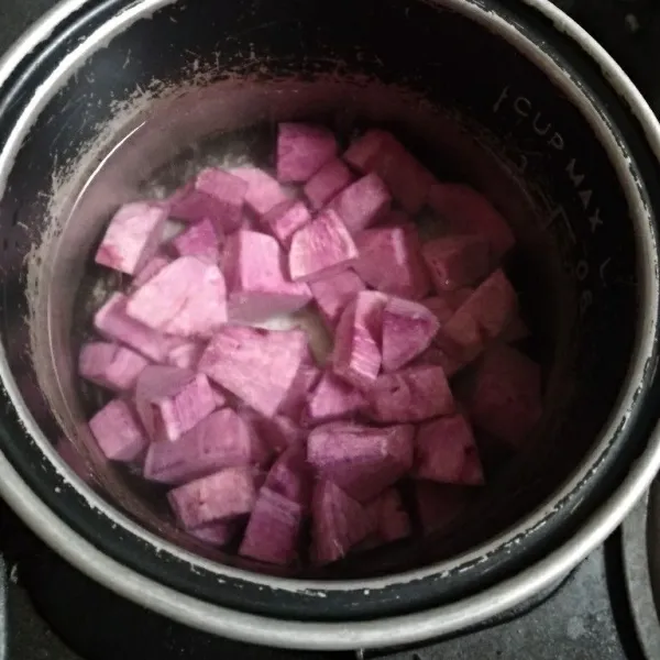 Rebus ubi sampai setengah matang.