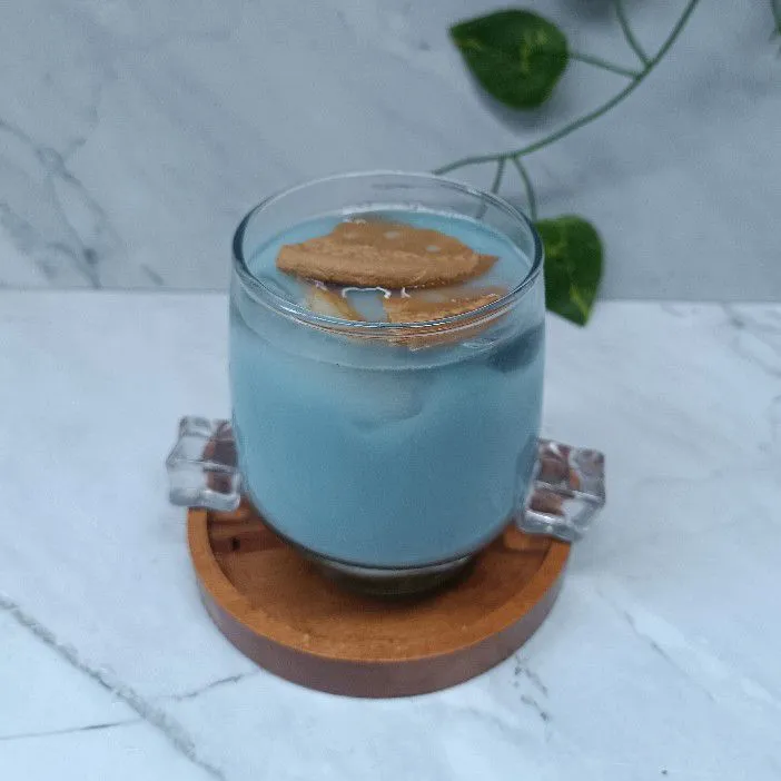 Creamy Milky Blue Crackers