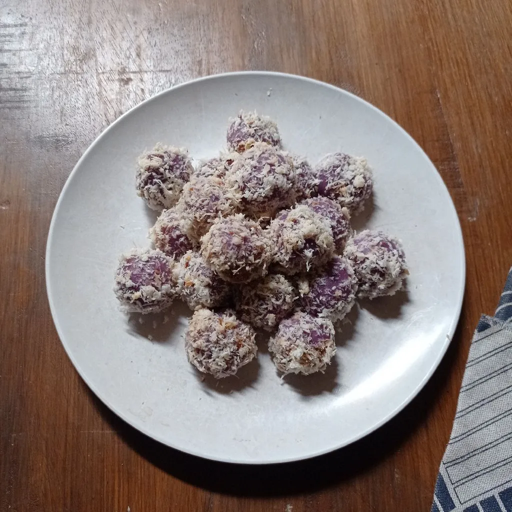 Klepon Ubi ungu