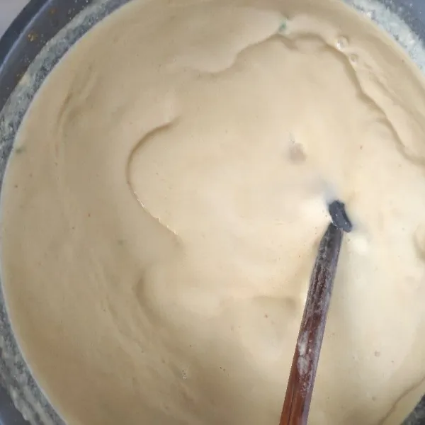 Masak hingga santan mendidih.