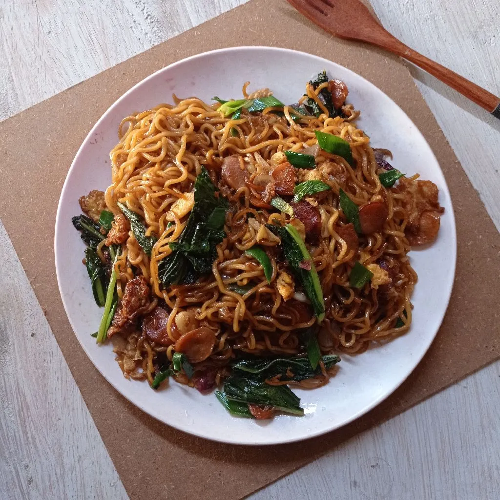 Mie Goreng Telur Sosis