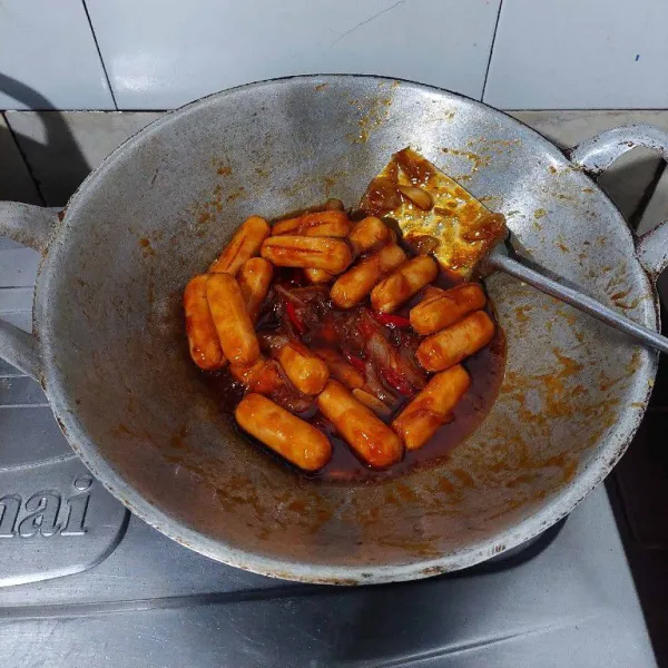 Masak hingga air menyusut, koreksi rasanya dan siap disajikan