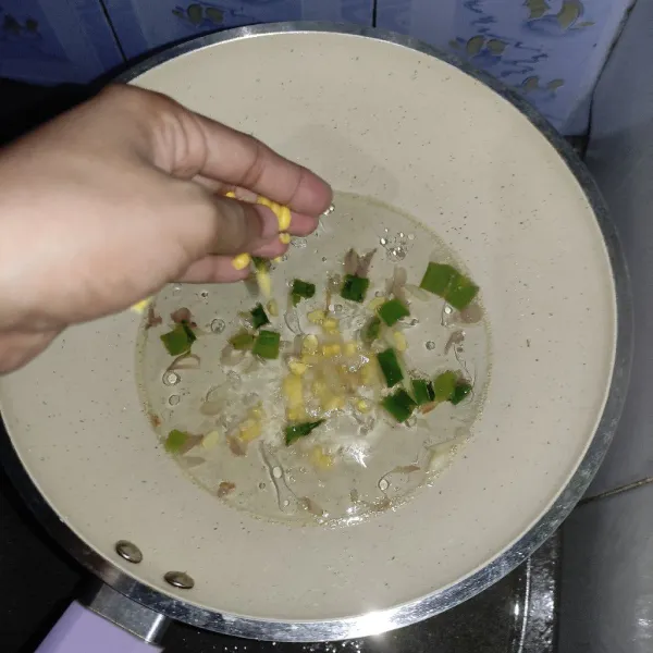 Masukan jagung manis.
