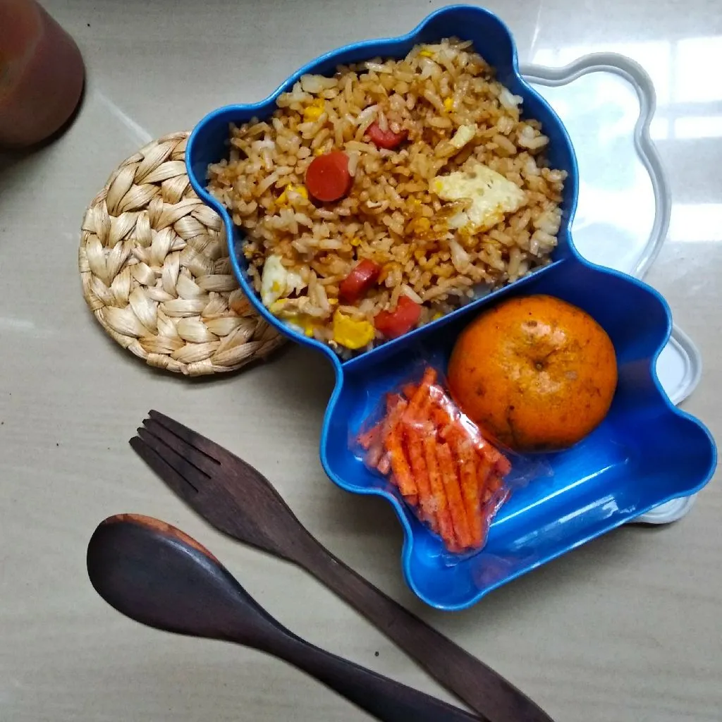 Nasi goreng sosis manis